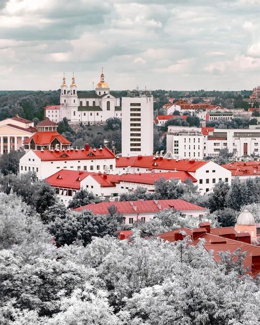 Горад праз «ружовы» аб’ектыў Вольгі Бураковай