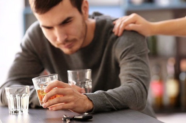 Супруги, выпивающие друг с другом, живут дольше, считают ученые Супруги, выпивающие друг с другом, живут дольше, считают ученые