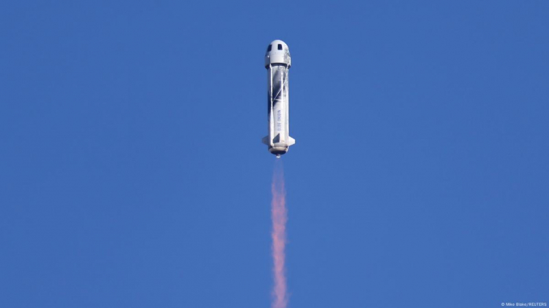 
												В космос — без мужчин: Кэти Перри и невеста Джеффа Безоса слетали в космос на корабле Blue Origin
											